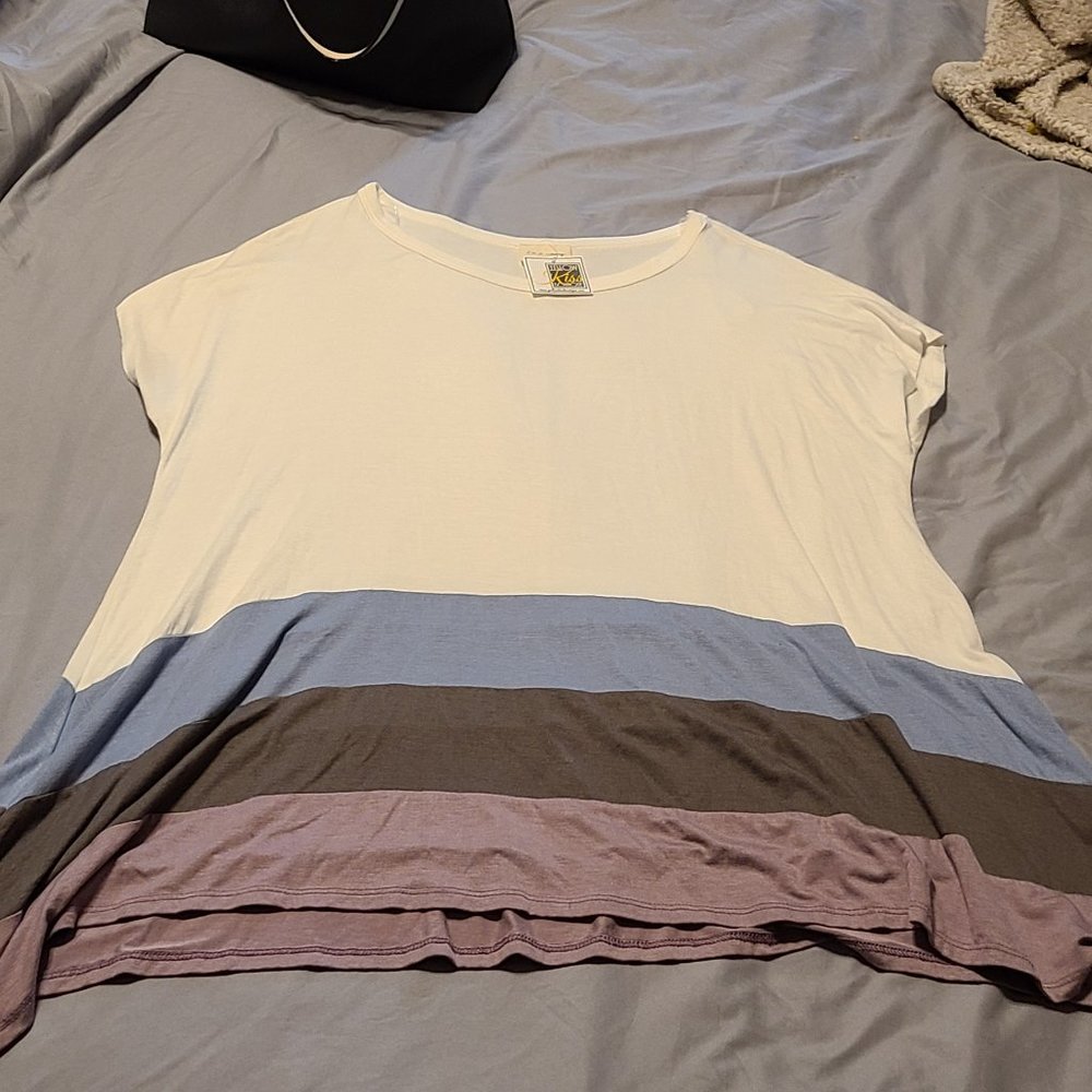 Short sleeve tunic style shirt size S NWT